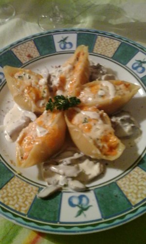 Conchiglioni farcis au saumon fumé