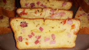 Cake salé au boursin et aux lardons