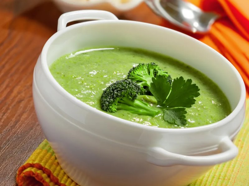 10 recettes de soupes et veloutés au brocoli, faciles et savoureuses