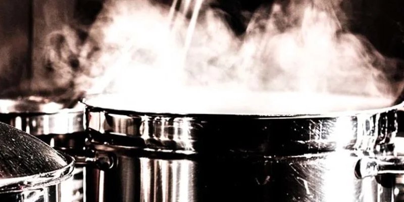 Les Techniques de Cuisson à Chaleur Humide