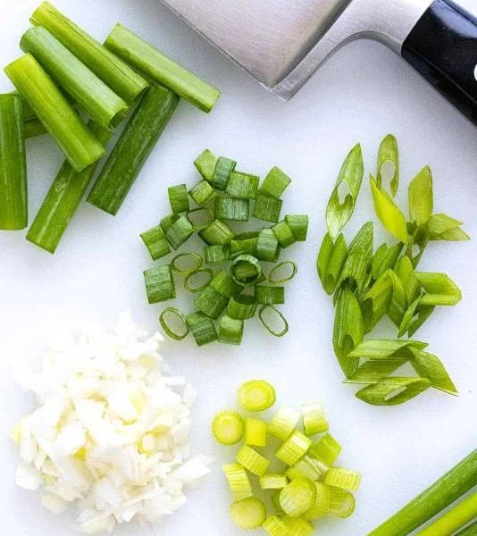 Comment Couper les Oignons Verts