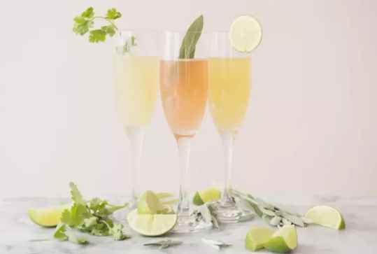 cocktail au Champagne et citron vert