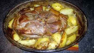 Rouelle de porc à l'ail confit