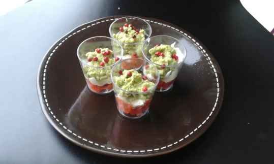 Verrine avocat-saumon crème et zeste de citron