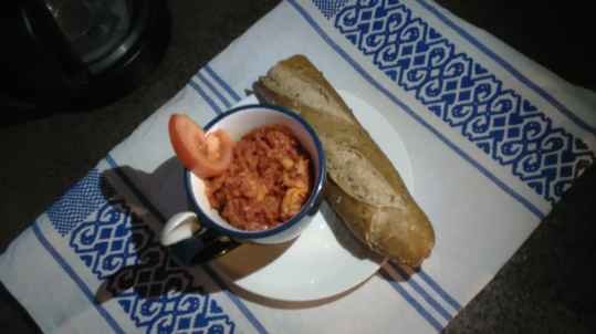Mug cake salé - sauce tomate & blanc de poulet