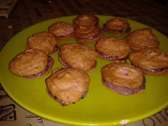 Macarons framboises mûres et chocolat blanc