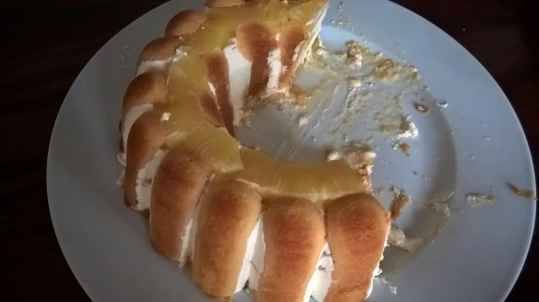 Fraîcheur africaine ( charlotte d'ananas à la chantilly )