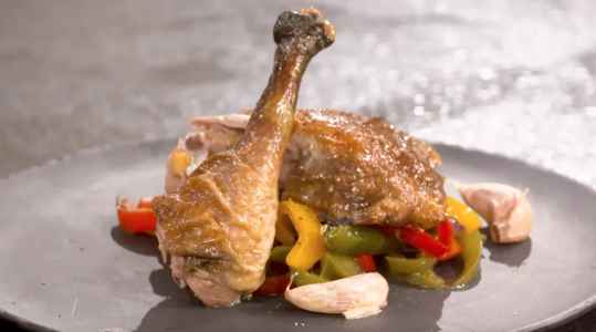 Pintade et poivrons tout au four par Laurent Mariotte