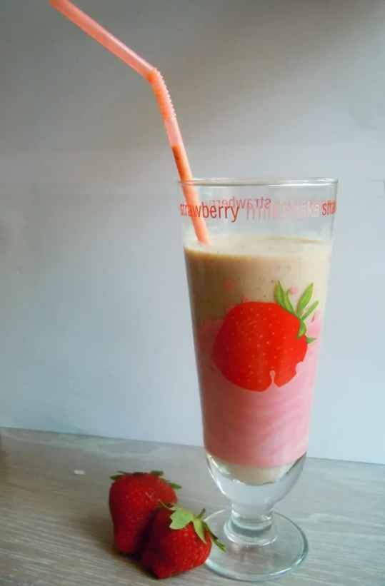 Milk-shake aux fraises et à la banane