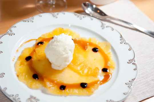 Carpaccio d'ananas au citron vert