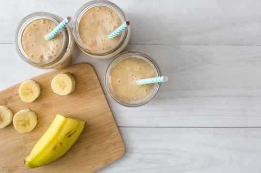 Smoothie banane et lait d'avoine