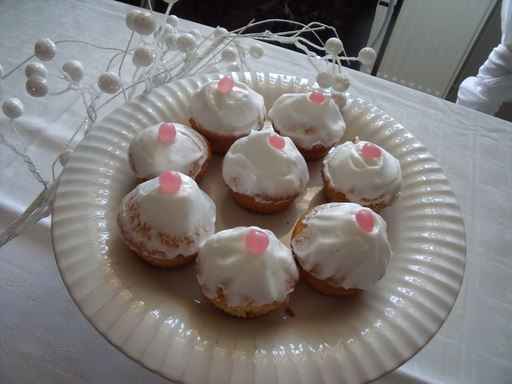 Cupcake au glaçage royal étoilé