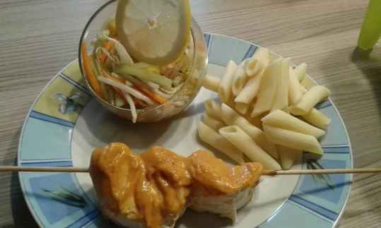 Salade Thaï, poulet aux cacahuètes