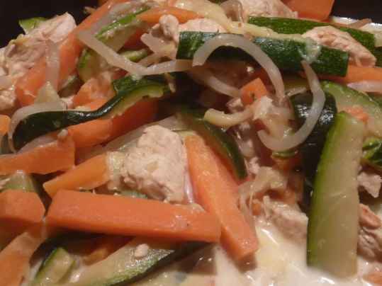 Curry de dinde carottes courgettes et soja