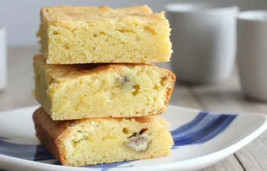 Brownie exotique chocolat blanc et noix de macadamia