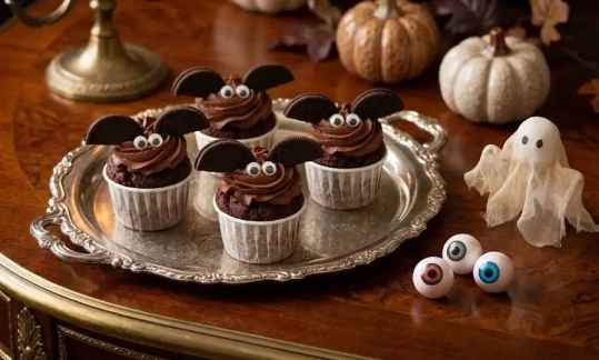 Cupcakes d’Halloween décorés en chauves-souris