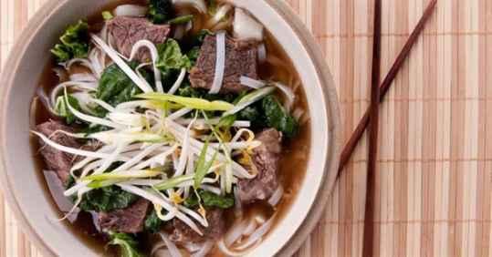 Soupe Pho moderne au porc