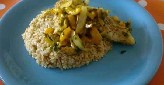 Dos de cabillaud au curry, poivron et piment