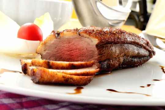 Magrets de canard laqués aux épices