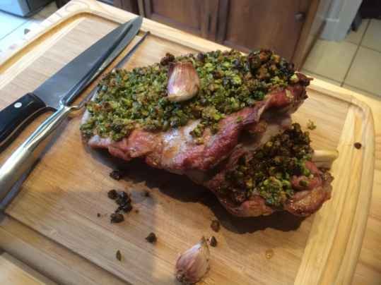 Epaule d'agneau en croûte de pistache