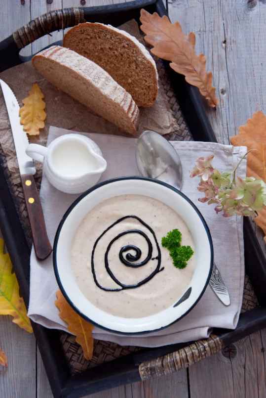 Velouté d'artichaut au chocolat blancc