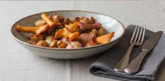 Chapon aux girolles