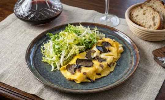 Omelette aux truffes, simple et chic