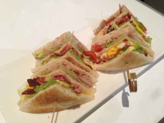 Club sandwich poulet crudités