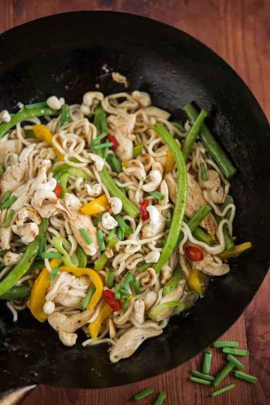 Nouilles chinoises sautées au wok (recette de Pekin)