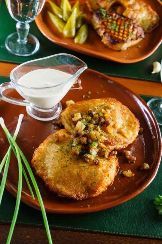 Galettes de pommes de terre à la viande (pour utiliser les restes)
