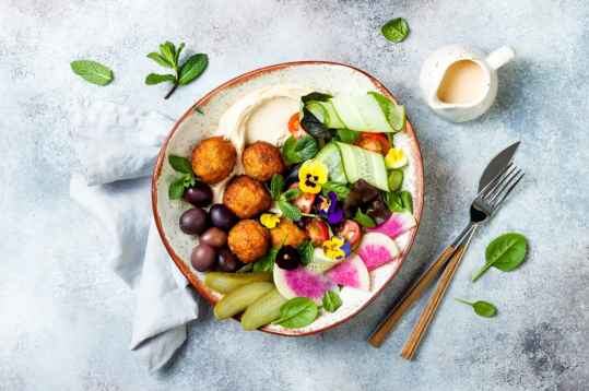 Buddha bowl aux croquettes de porc