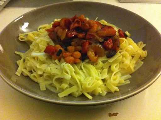 Tagliatelles aux crevettes et aux poivrons