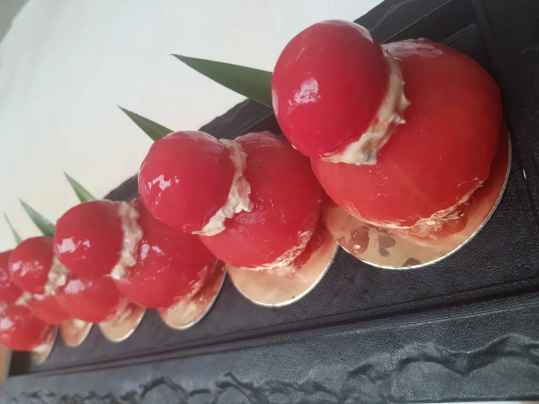 Religieuses de tomates au thon