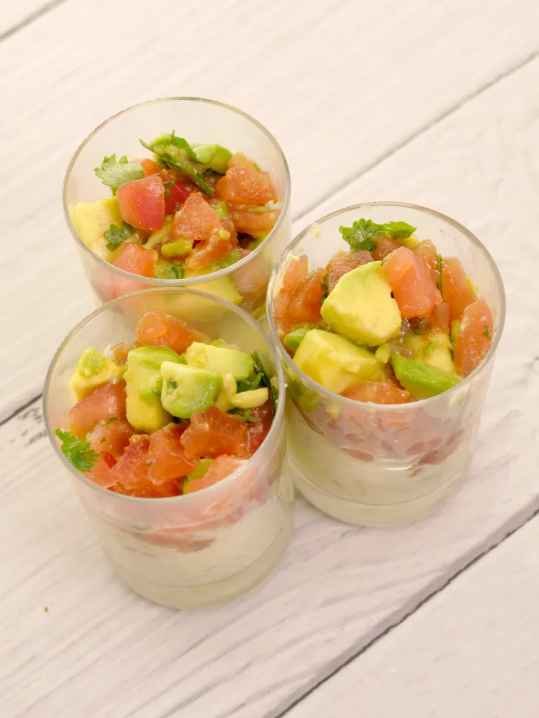Verrines de saumon fumé et purée d'avocats