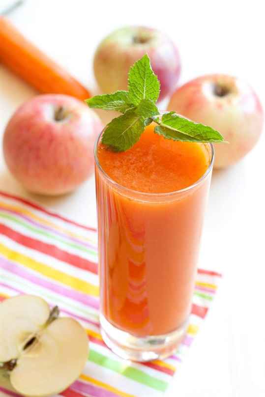 Cocktail vitaminé aux fruits et légumes