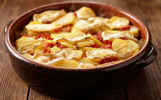 Gratin de pommes de terre et tomates léger