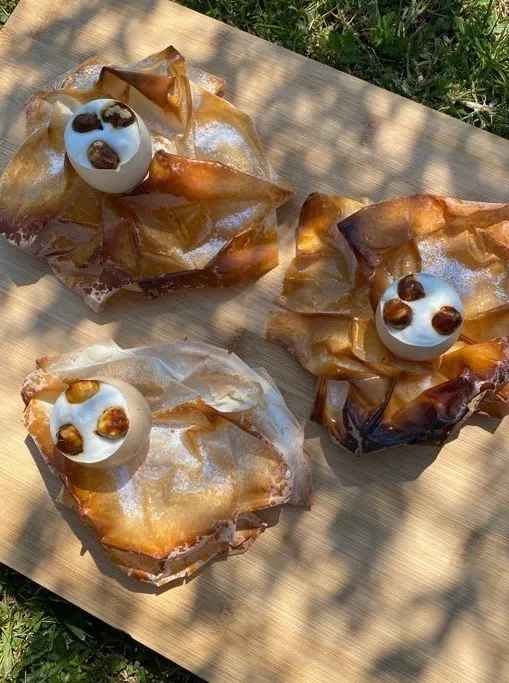 Oeufs tièdes au chocolat, noisettes caramélisées et crème citronnée de Pierre Hermé