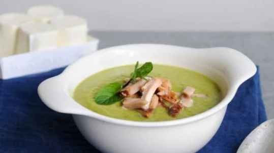 Velouté de petits pois aux petits-suisses