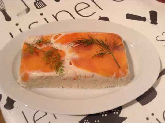 Terrine facile de saumon et gelée au madère