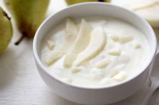 Mousse au chocolat blanc et poires
