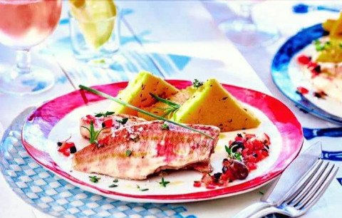 Plancha de rougets à la sauce vierge et polenta aux herbes