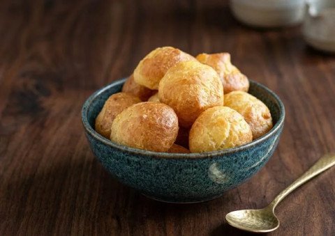 Gougères au fromage légères et croustillantes