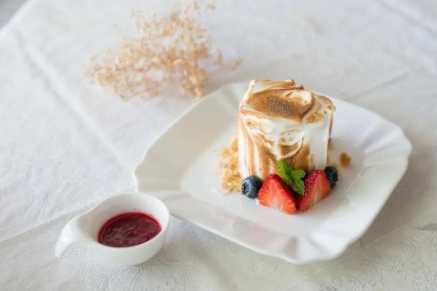 Omelette norvégienne aux framboises ultra-facile