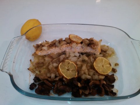 Filets de saumon au fenouil et baies roses