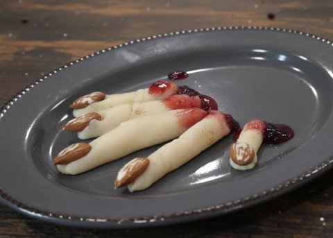 Doigts de sorcière arrachés en pâte d'amandes