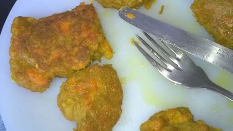 Boulettes de carottes et pois cassés au curry