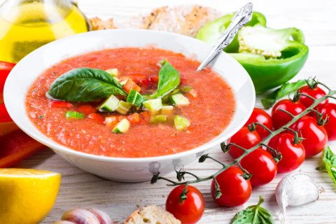Gaspacho de tomates au basilic