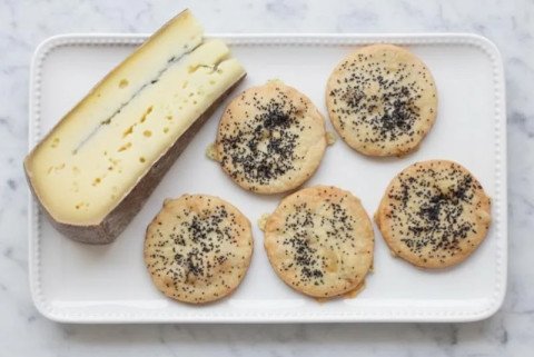 Sablés au Morbier et aux graines de pavot