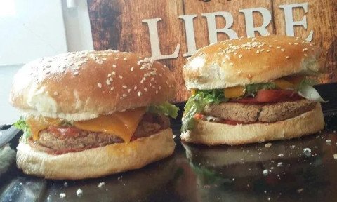 Burger végétarien aux pois chiches et haricots rouges