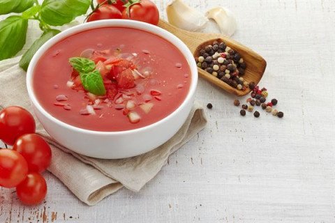 Soupe fraicheur à la tomate ( rapide )